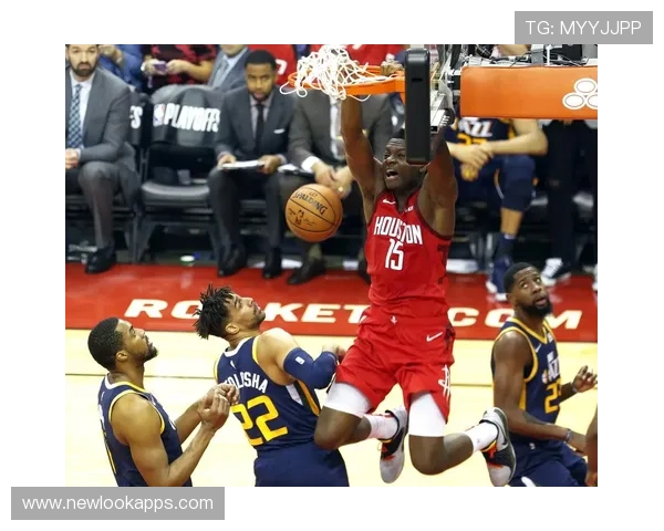 卡佩拉空接失误沃特森迅速反击轻松得分展现速度优势